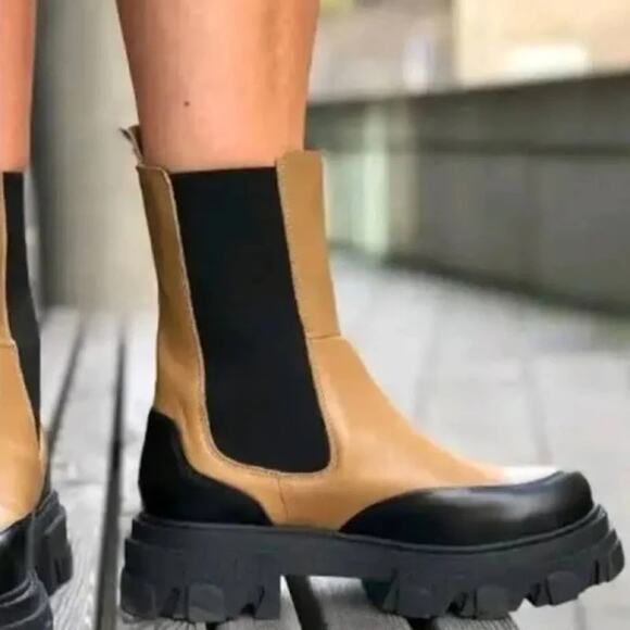 Free People Maren Mid Chelsea Boots Tan & Black Leather Lug Sole EU 39.5 NEW - Picture 3 of 9